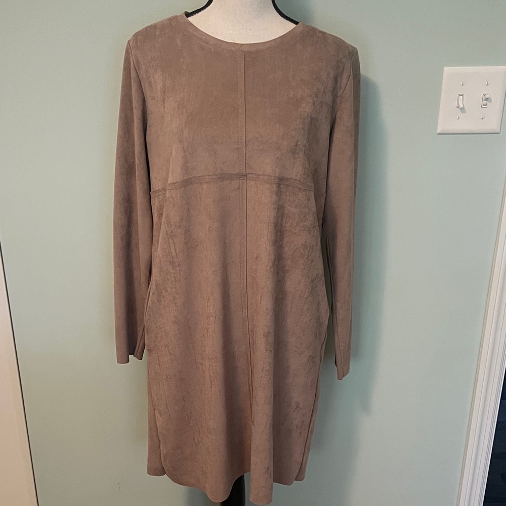 Jon NWT Aurora Sueded Round Neck with Pockets sz L